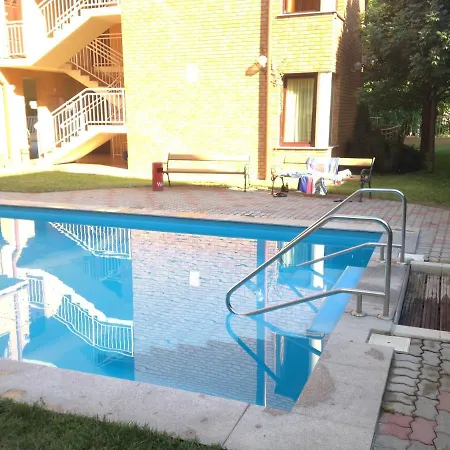 Apartment Nikola Udvari Medence
