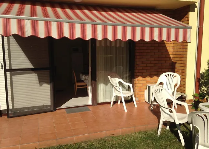 Nikola Udvari Medence Appartement *