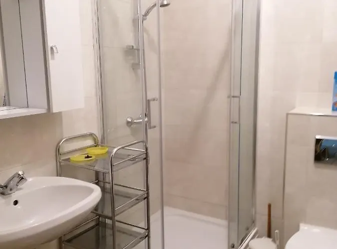 Nikola Udvari Medence Appartement